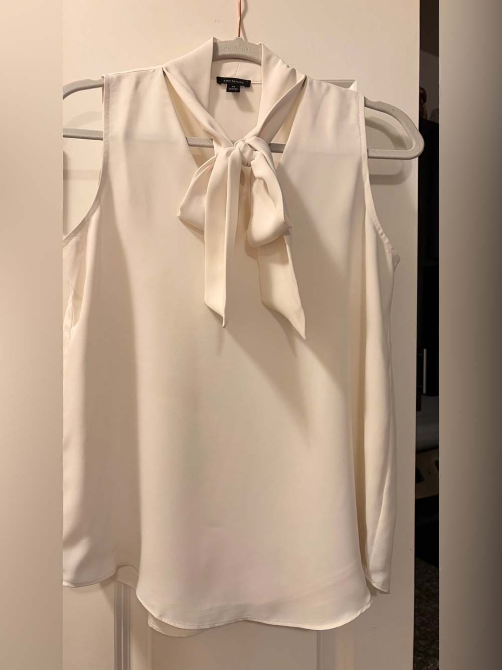 Ann Taylor Ivory Sleeveless Tie-Neck Top - Picture 4 of 9
